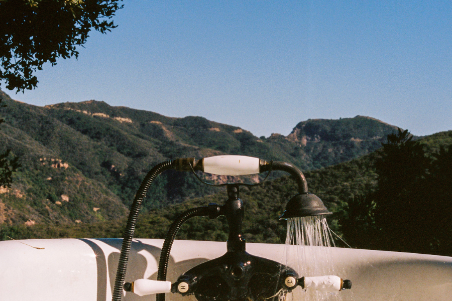 What Is an Alfresco Bathing Studio?